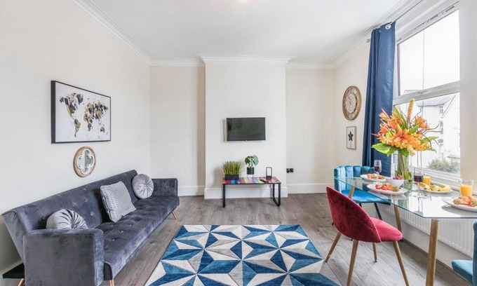 Waddon Apartment | Waddon Coach House