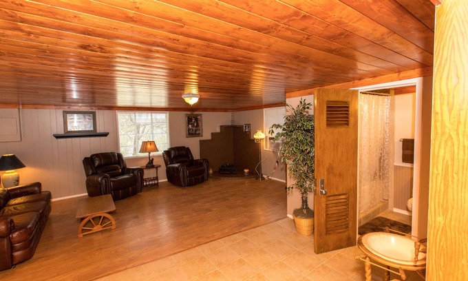 Clifton House | WAE Outdoors Inc. Cabin #3 Honeymoon Cabin