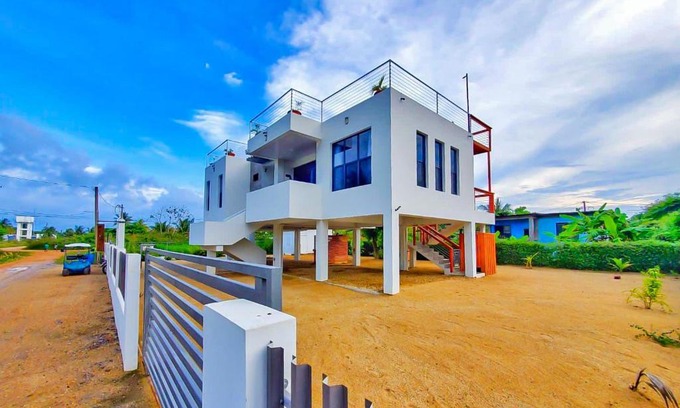 Hopkins House | Wagiya Flats