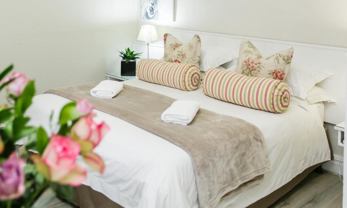 Beaufort West Cabin | Wagon Wheel Country Lodge