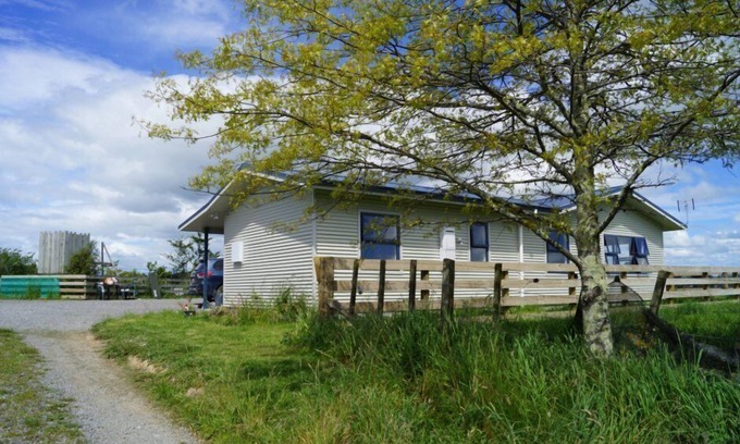Carterton Cottage | Waihakeke-a rural getaway so close to town