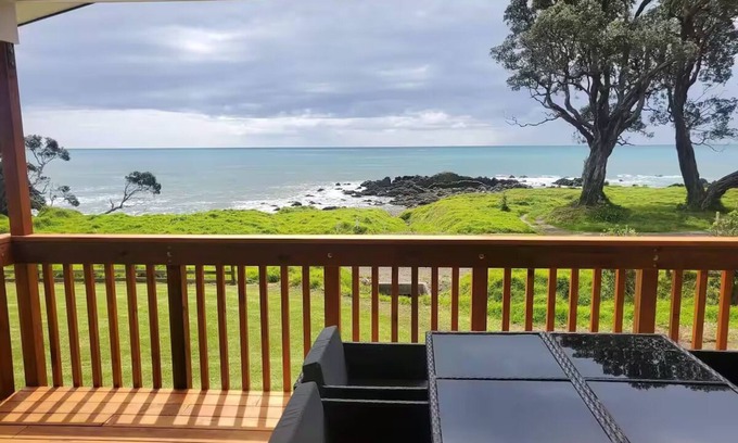 Waihau Bay House | Waihau Bay Traquility - G B's Barn