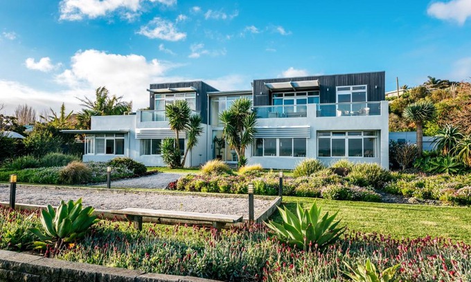 Blackpool Bed & Breakfast | Waiheke Waterfront Lodge