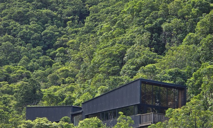 Waikawa Bay House | Waikawa Marina View, 2 minuets walk to Jolly Rogers bar and Restaurant.