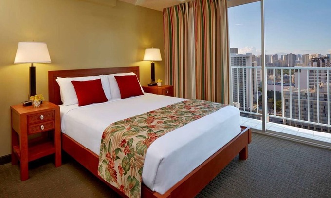 Waikiki House | Waikiki Paradise Awaits! Relax with Pool, Rooftop Views, 2 Blocks to Beach!
