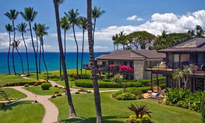 Wailea Resort | Wailea Elua Village - CoralTree Residence Collection