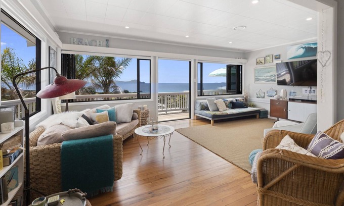 Waipu Cove House | Waipu Cove Palm Cottage - Waipu Cove Holiday Home