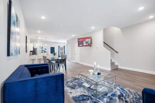 Clarksville House | Waiting to Excell