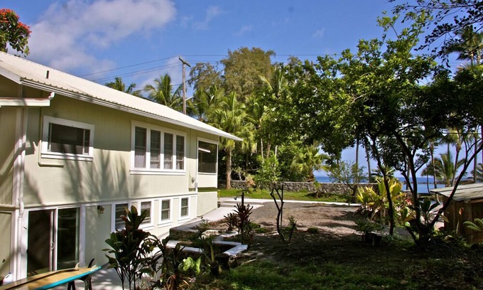 Hilo House | Waiuli Beach Cottage ~ Oceanfront at Richardson Beach Hilo Swim & Snorkel