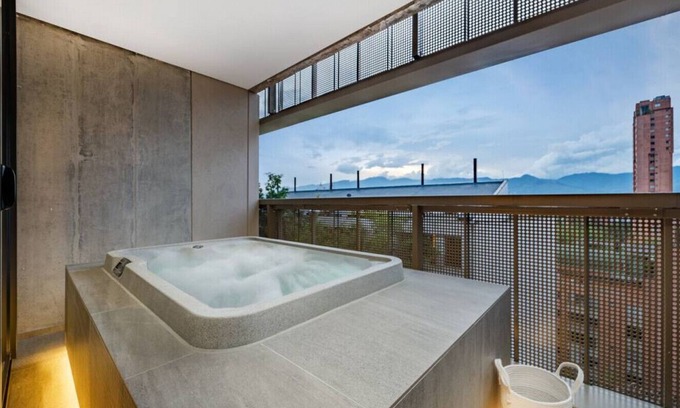 Las Lomas I Apartment | Wake 511 · Luxury 1BR Apt with private Balcony & Jacuzzi