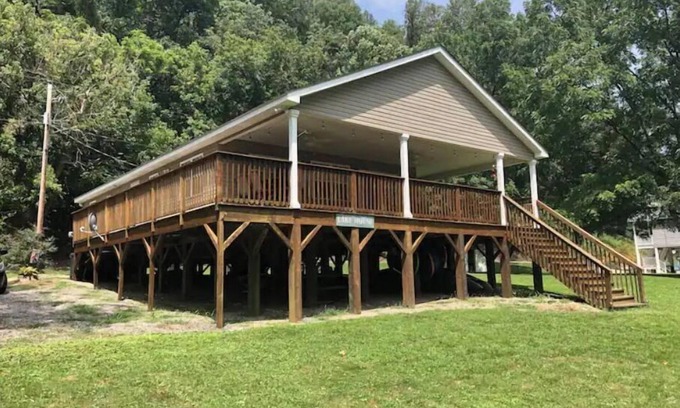 Draper House | Wake and Lake-Waterfront home at the headwaters of Claytor Lake