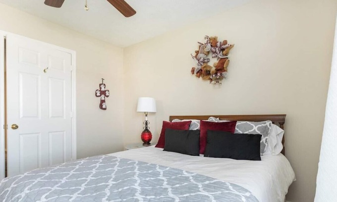 Starkville Apartment | Wake Up In Starkvegas!