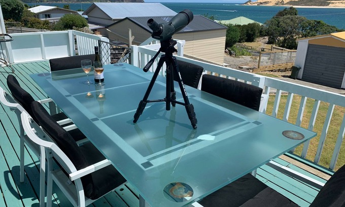 Opononi House | Wake up to a stunning view of Opononi Harbour