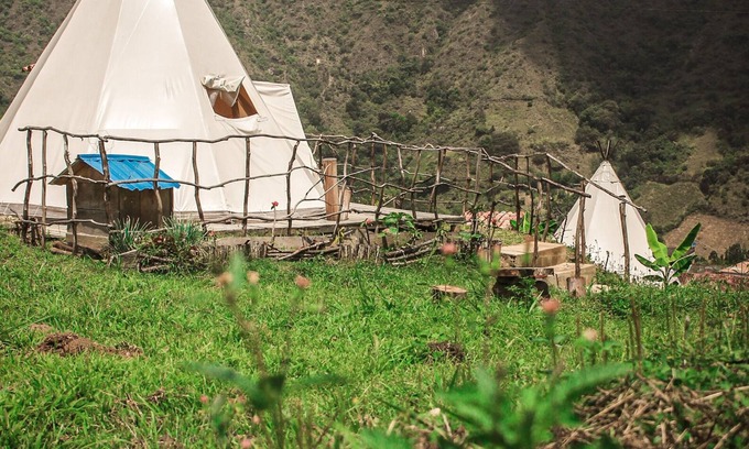 California Cabin | Wake up with a view of the mountains from our Hostal Las Valkirias