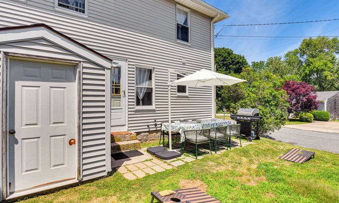 Wakefield-Peacedale Apartment | Wakefield Escape: Walk to Downtown & Near Beaches!