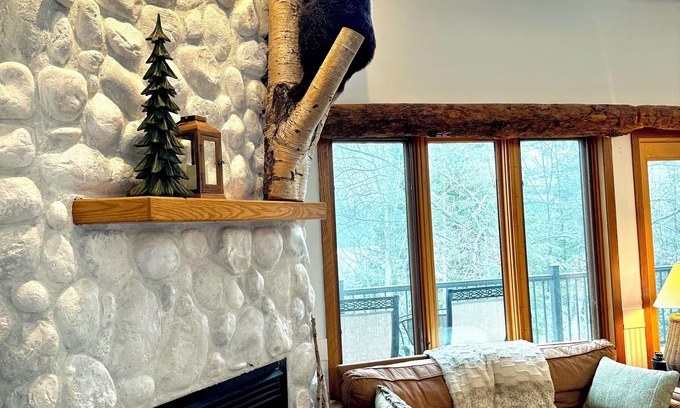 Biwabik Ski Chalet | WALDEN HAUS -Lakefront Chalet- Dog Friendly & Breakfast-Ski-Golf-Bike-Hike-Swim