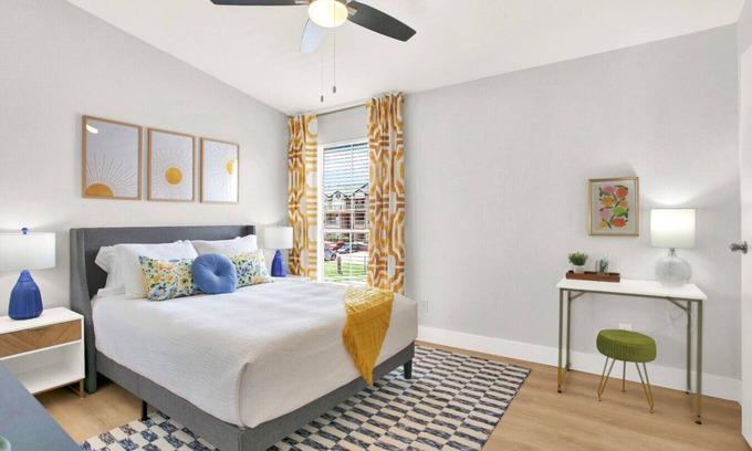 Galveston Condo | Walk 2 Beach | Pool | Pet Friendly | Beach Gear