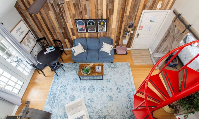 Rutledge Hill Condo | Walk 2 Broadway! Balcony & Free Parking