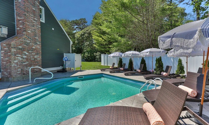 West Chatham House | Walk 2Beach, Pool, Hot Tub, GameRoom, PetsOK