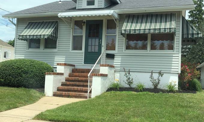 Avon by the Sea House | Walk, bike or drive to the beach in 3 minutes. Charming house in Neptune City