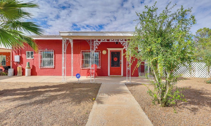 Las Cruces House | Walk Downtown: Authentic Adobe Home in Las Cruces!