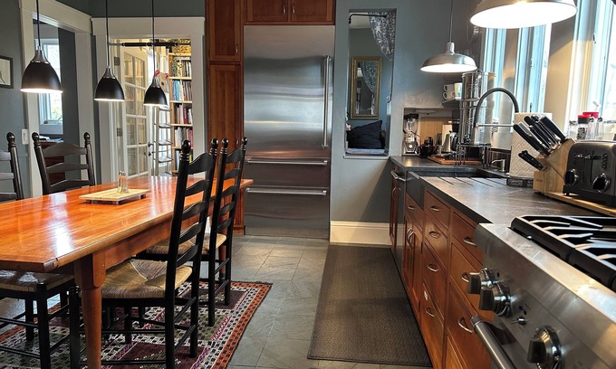 Old West Side House | Walk Everywhere: Campus, Stadium, and Downtown Restaurants