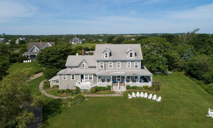Block Island Ski Chalet | WALK FROM FERRY! WALK TO TOWN ! BIKE EVERYWHERE!