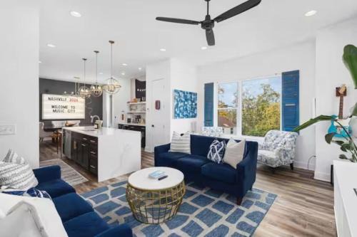 Hurwood Heights House | Walk Geodis Stadium Restaurants Rooftop EV Garage