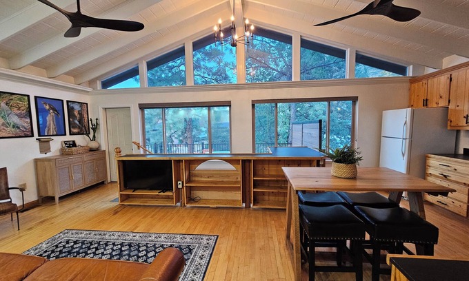 Prescott House | Walk/ride your bike to thumb butte trails! 2 bedrooms. Kayaks.Fishing poles, etc