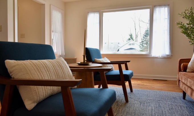 West End House | Walk to Allstar Village! Fully Renovated Gem 2 BR/2 BTH w/AC Slp 6