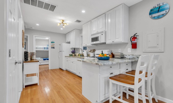 Seaside Heights Cottage | Walk to Beach! 4 Beach Badges Included. BBQ + Fire Pit. Towels + Linens Included