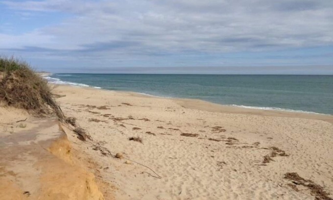 Nantucket House | Walk To Beach In Cisco, Nantucket