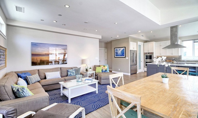 Pierpont Bay House | Walk To Beach -Perfect For Families -Ocean Views & Amazing Reviews
