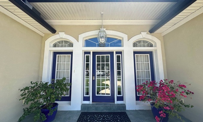 St. Augustine House | Walk to beach, pickleball, tennis, golf, bicycles, gym, island house with pool!