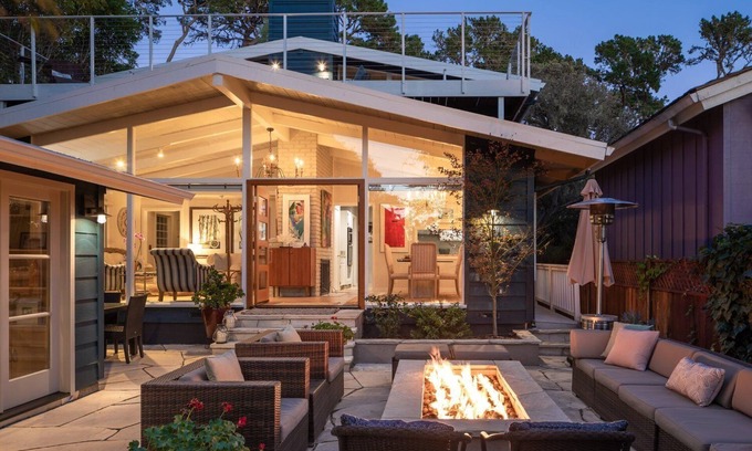 Northwest Carmel House | Walk to beach & town! 4 bdrm sleeps 7, private yard, firepits, deck w/ocean view