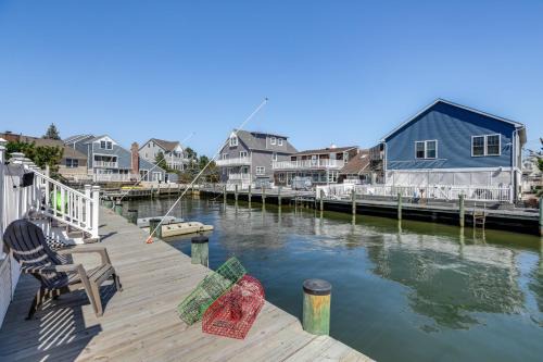 Mantoloking House | Walk to Beach Waterfront Mantoloking Gem with Deck!