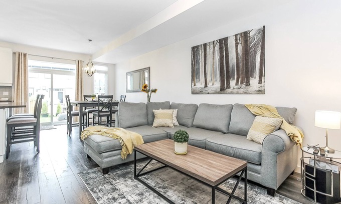 The Blue Mountains House | Walk to Blue Mountain Village & Bike to Downtown/Main Street. Community Pool.