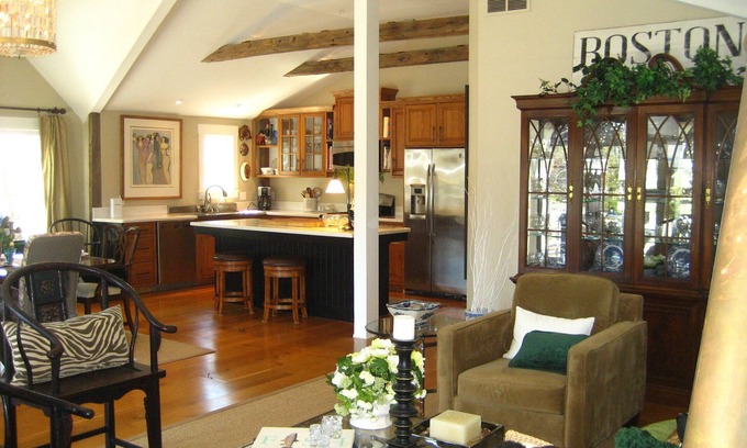 Chatham House | Walk to Chatham Main St., boutiques, restaurants, galleries, and nightlife!