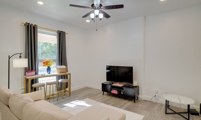 South Louisville House | Walk to Churchill Downs: Central Louisville Home!