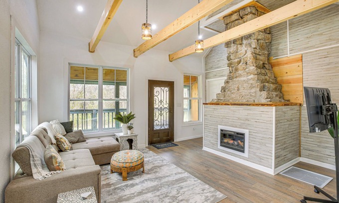Chestnut Mound Cottage | Walk to Cordell Hull Lake: Chestnut Mound Cottage