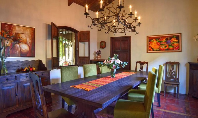 Antigua Guatemala Villa | Walk to downtown Beautifull villa. Gated neighborhood. Fast internet. Purified .