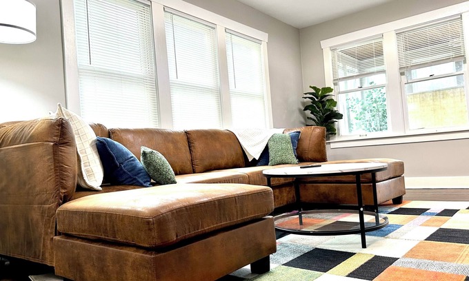 Geneva House | Walk to Downtown! 4-Bedroom Geneva Getaway