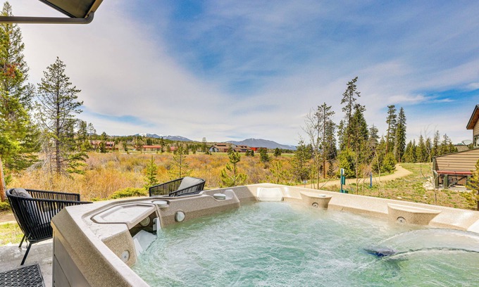Rendezvous House | Walk to Dtwn: Fraser Retreat w/Hot Tub & Views!