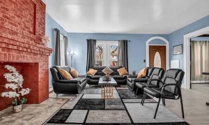 Downtown Niagara Falls House | Walk To Fall (4th Street)