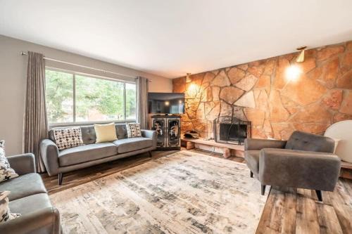 West Colorado Springs House | WALK to Garden of the Gods 3Bedroom WD AC
