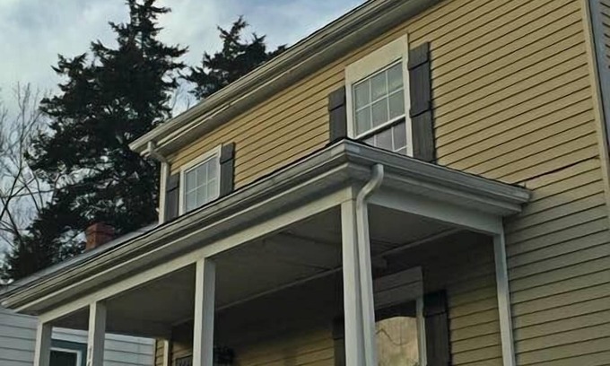 Starr Hill Apartment | Walk to Hospital, Heart of City, Bring Fido!