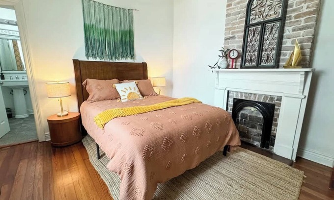 Esplanade Ridge Apartment | Walk To: Jazz Fest, French Quarter, City Park