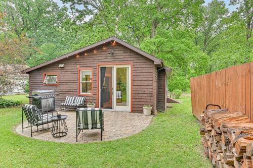 Cassopolis House | Walk to Kelsey Lake Cassopolis Home with Yard!