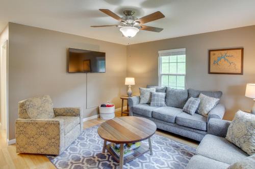 Byrdstown House | Walk to Main St Inviting Byrdstown Home with Yard!