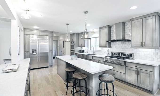 Southgate House | Walk to Med Center 5 bedrooms 3.5 Baths Private Home near MD Anderson, TMC